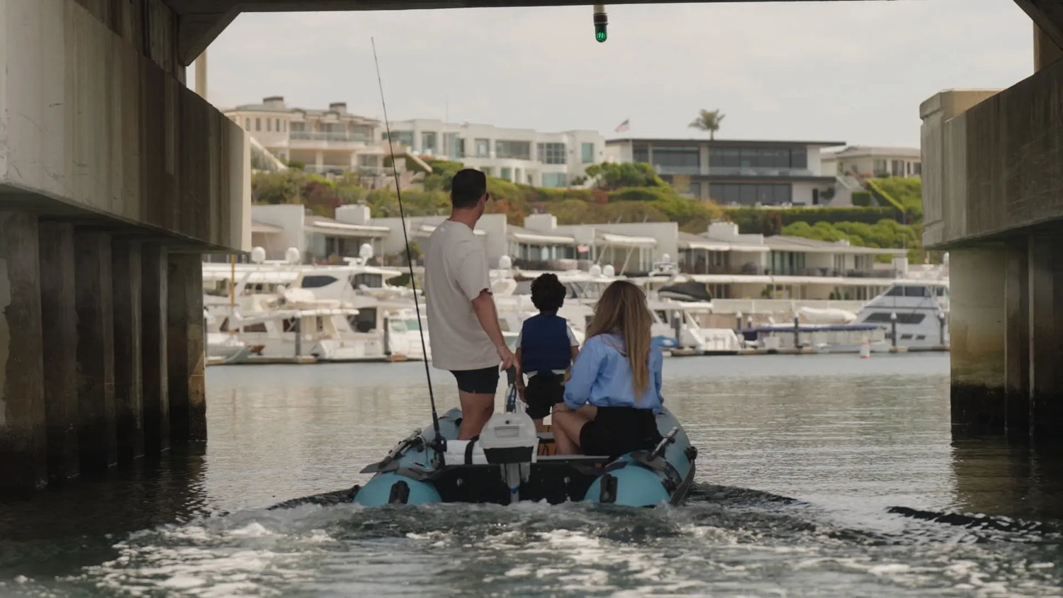 Your Guide to Affordable Inflatable Dinghies With Motors: Portable, Durable, and Efficient Boating